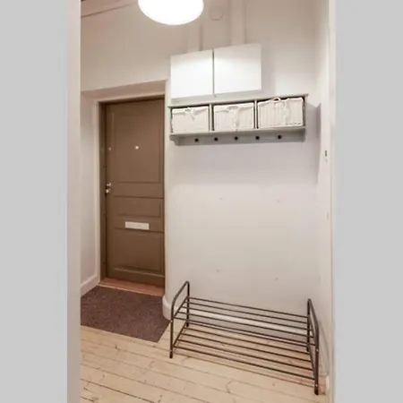 Apartment Small Paradise Next To Subway @pengerkatu Helsinki